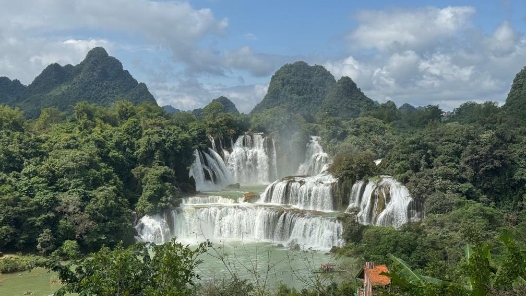 中越德天（板約）瀑布跨境旅游合作區(qū)正式運(yùn)營(yíng)